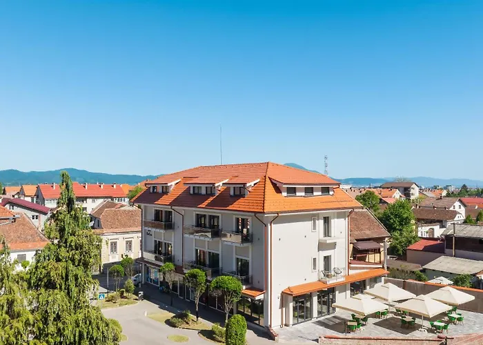 Sub Cetate Hotel Rîşnov