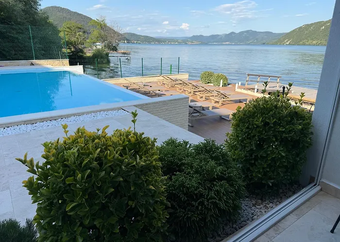 Yrys House - Adults Only Hotel Ieşelniţa