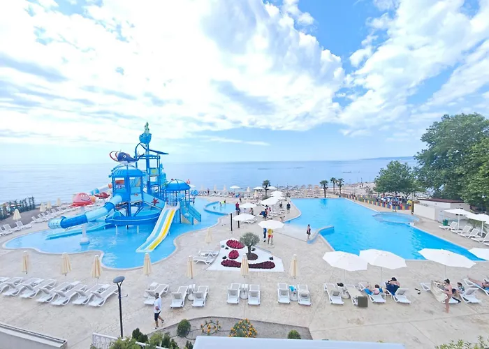 Royal Bay Resort & Aqua Park Balcic