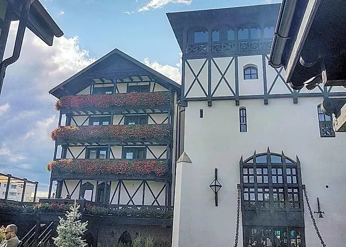 Podu' cu Lanturi Hotel Bacău
