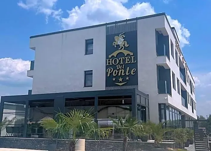 Hotel Del Ponte Targoviste