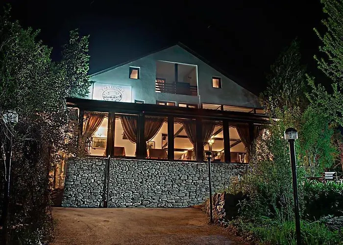 Pensiune-Restaurant Tara Luanei Sărata-Monteoru